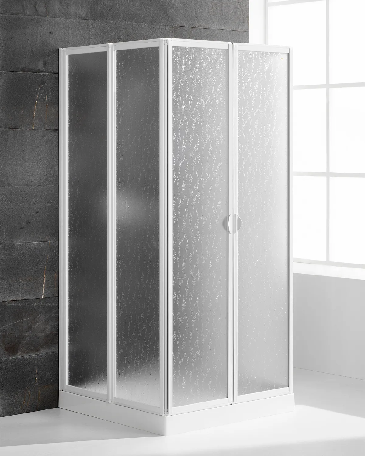 Three-sided enclosure